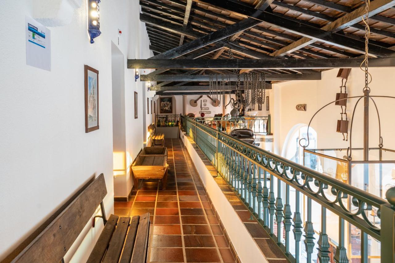 Escola Do Fado Bed & Breakfast Vila Fernando  Екстериор снимка