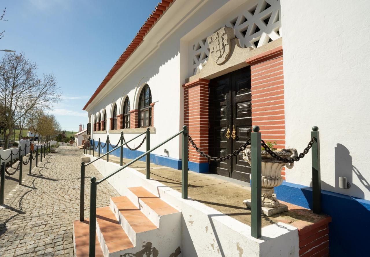 Escola Do Fado Bed & Breakfast Vila Fernando  Екстериор снимка