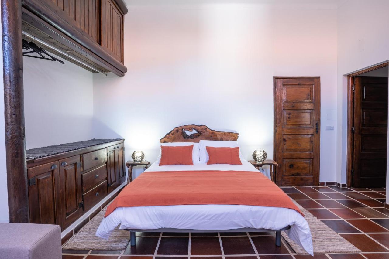 Escola Do Fado Bed & Breakfast Vila Fernando  Екстериор снимка